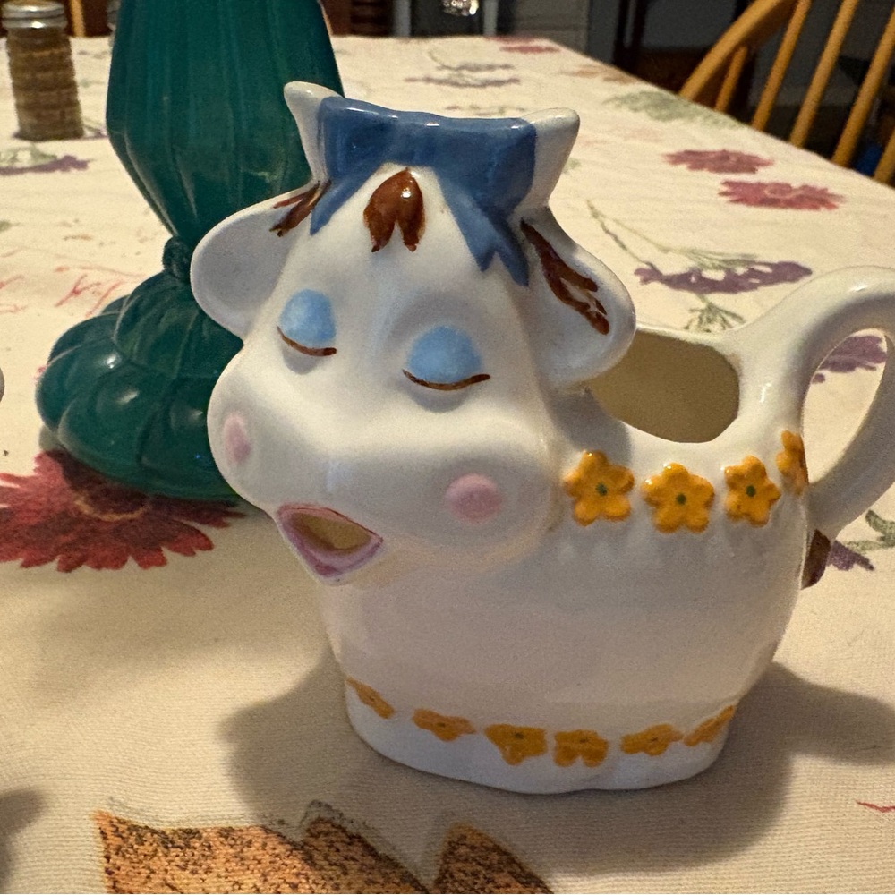 Vintage bundle Ceramic napkin holder and Cow sugar and creamer set - Picture 2 of 7